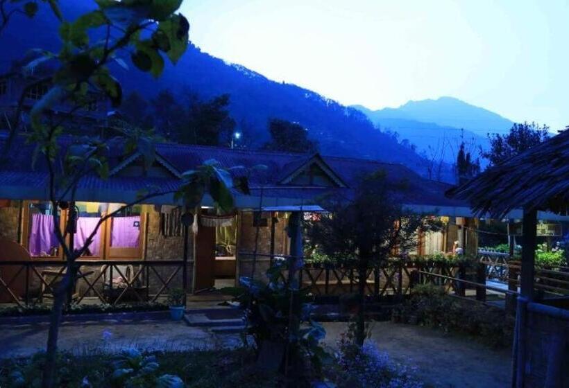 تختخواب و صبحانه Odyssey Stays Darap 2.0