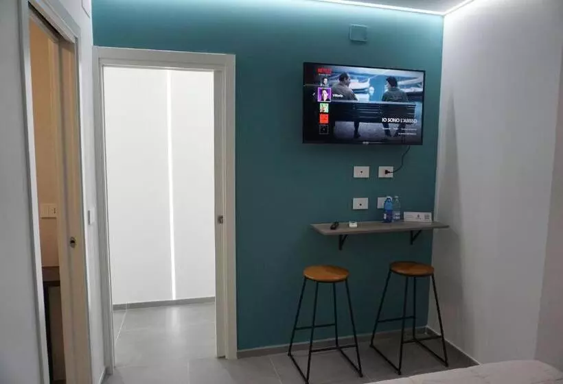 تختخواب و صبحانه The Essential