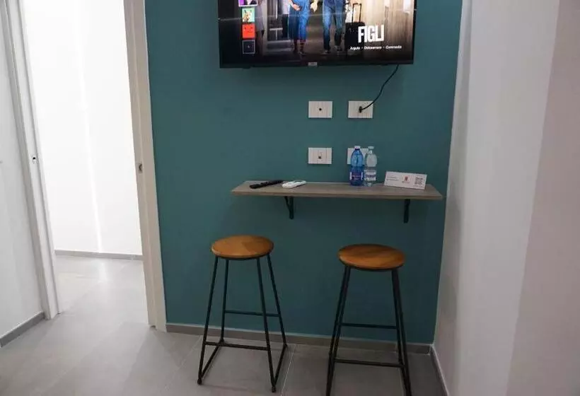 تختخواب و صبحانه The Essential