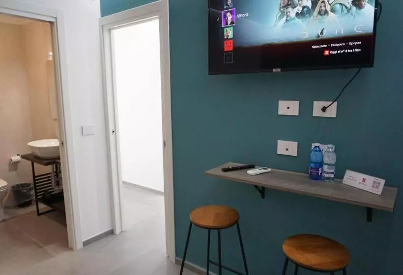 تختخواب و صبحانه The Essential