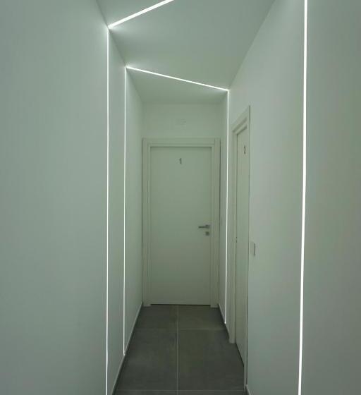 تختخواب و صبحانه The Essential