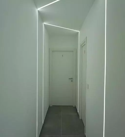 تختخواب و صبحانه The Essential