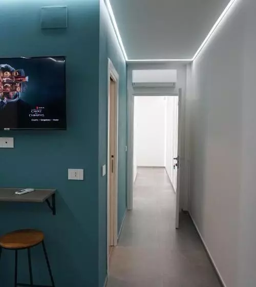 تختخواب و صبحانه The Essential