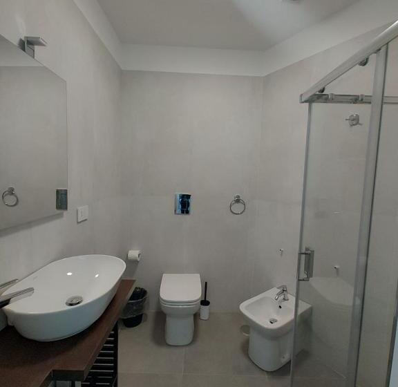 تختخواب و صبحانه The Essential