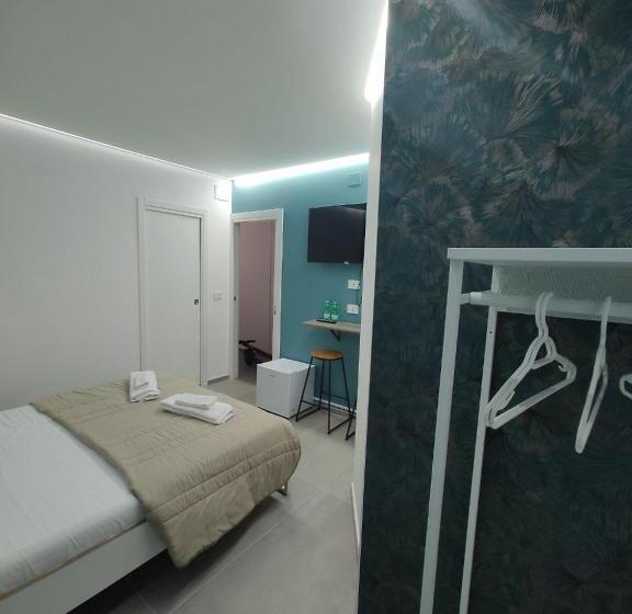 تختخواب و صبحانه The Essential