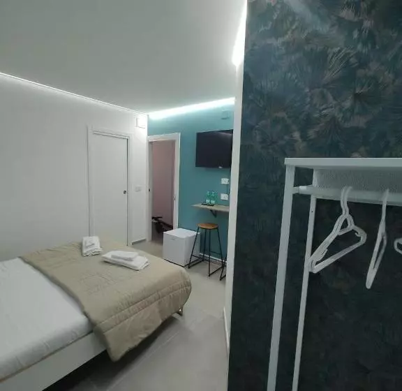 تختخواب و صبحانه The Essential