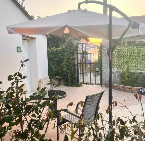 Aamiaismajoitus (B&B) Villa Maria Elena