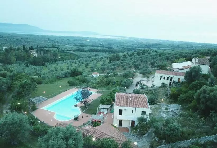 هتل Agriturismo La Valletta