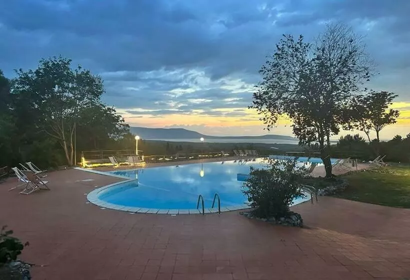 هتل Agriturismo La Valletta