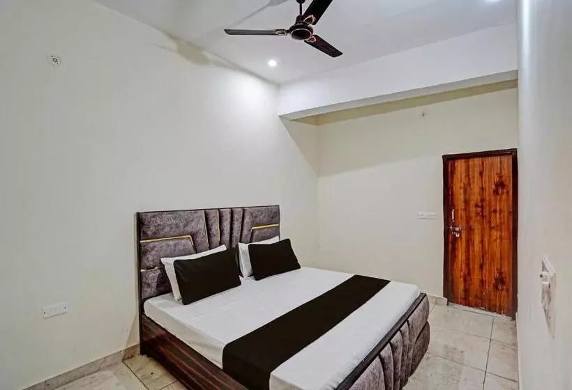 Hotelli Oyo 70371 Grand Ms