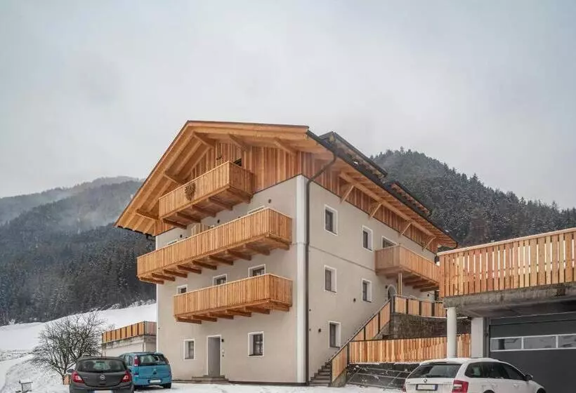 Hotelli Planerhof Apartment Enzian
