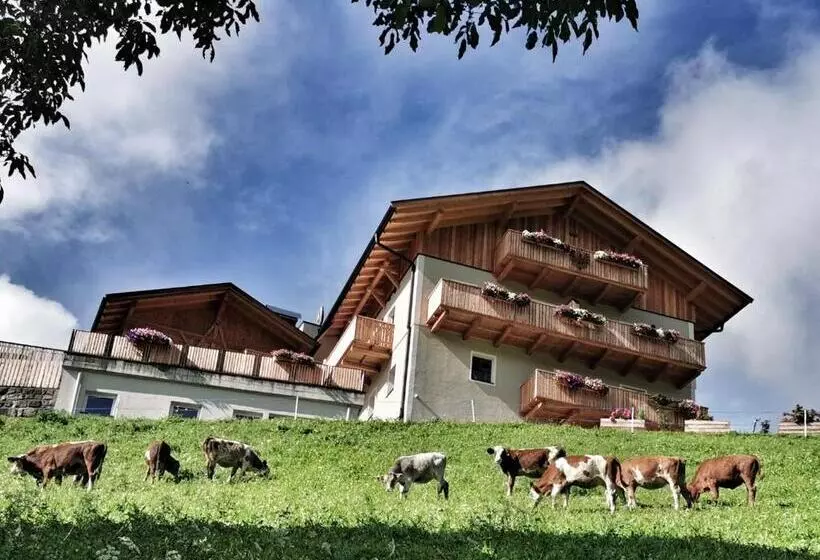 Hotelli Planerhof Apartment Enzian