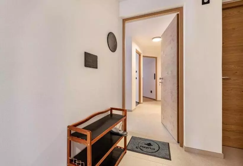 Hotelli Planerhof Apartment Enzian