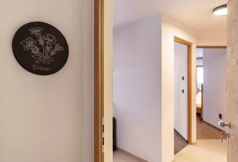 Hotelli Planerhof Apartment Enzian