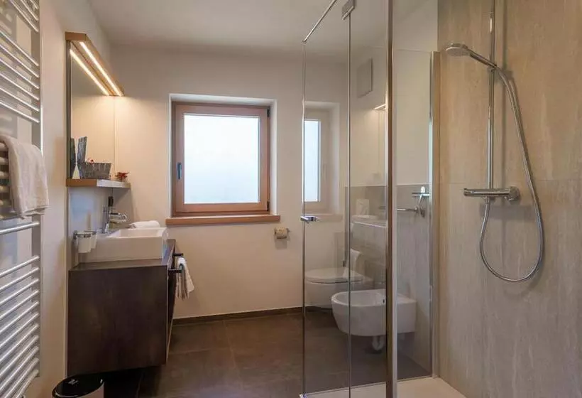 Hotelli Planerhof Apartment Enzian