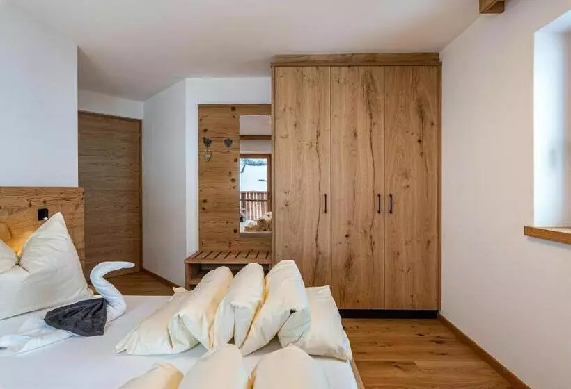 Hotelli Planerhof Apartment Enzian