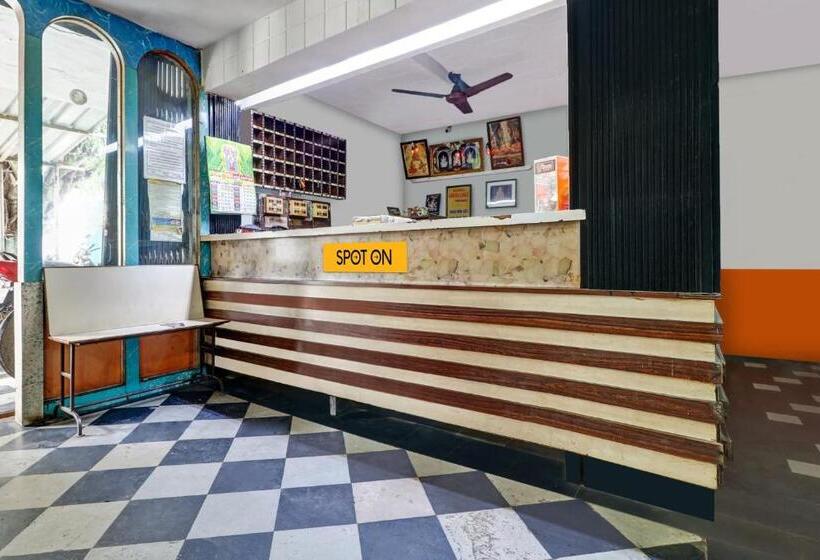 هتل Spot On 80462 Ashoka Lodge