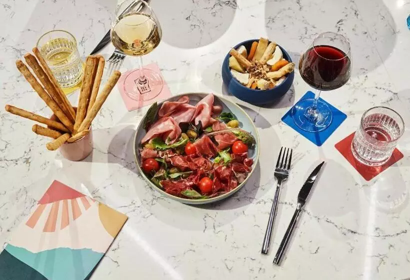 ホテル Tribe Paris Saint Ouen