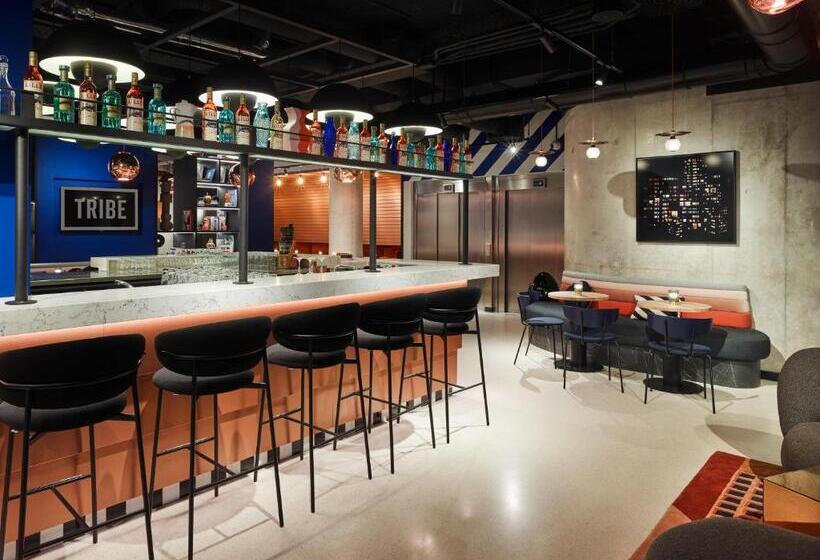 هتل Tribe Paris Saint Ouen