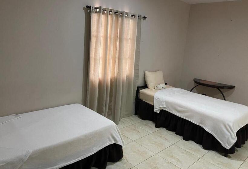 بنسيون Brisas De Coclé