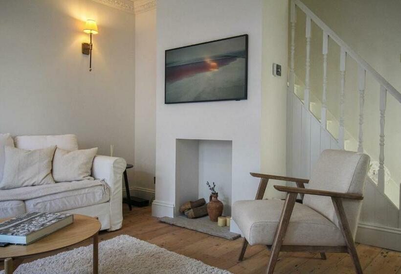 بنسيون Milton Park   Serviced Accommodation By Verano House