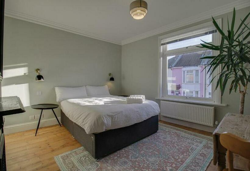 بنسيون Milton Park   Serviced Accommodation By Verano House