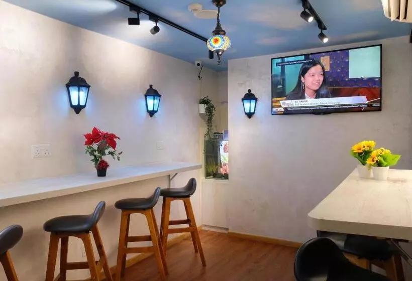 Sandpiper Hotel Single Room, Long Stay And Short Hours