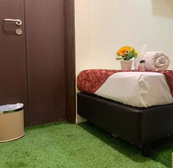 Sandpiper Hotel Single Room, Long Stay And Short Hours