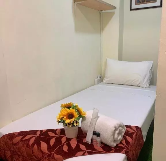 Sandpiper Hotel Single Room, Long Stay And Short Hours
