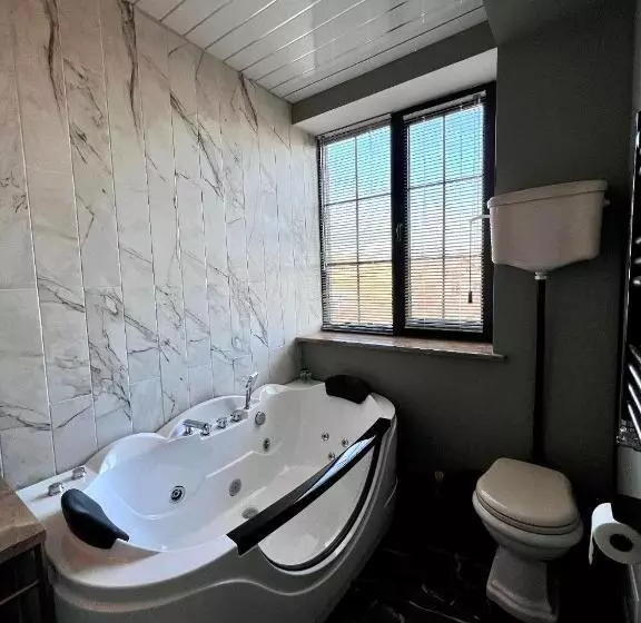 Sargsyan Eco House
