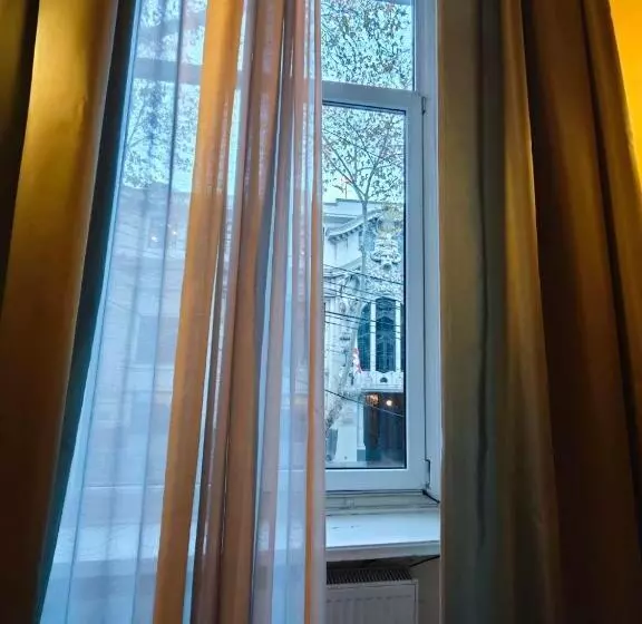 Lucky Hostel