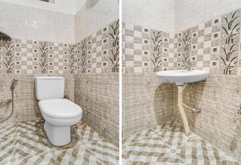 Flagship Hotel Crown Tower