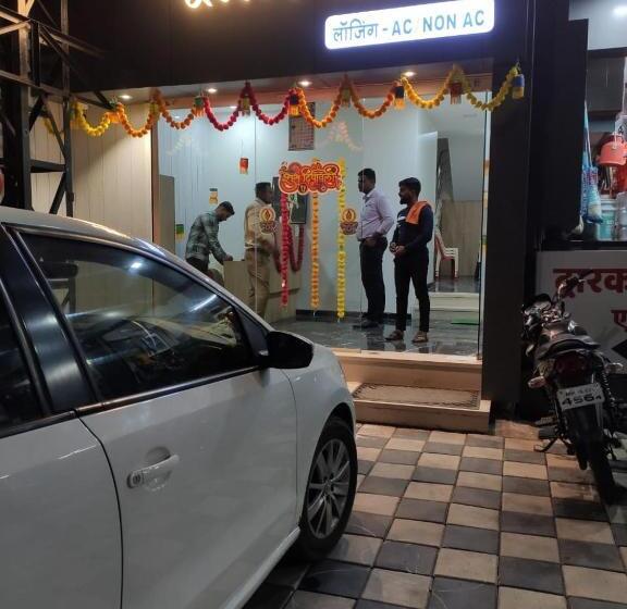 Hotelli Dwarka Palace