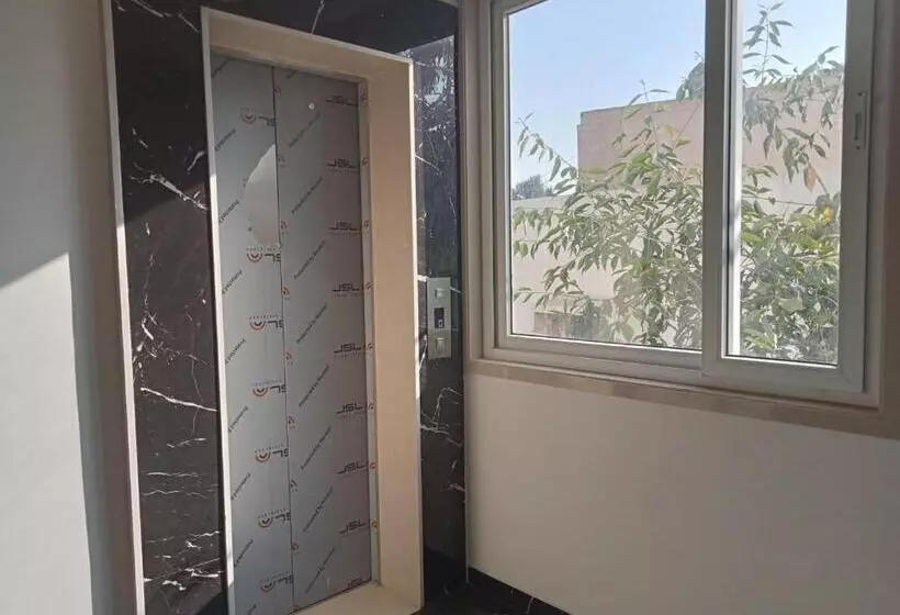 Hotelli Dwarka Palace