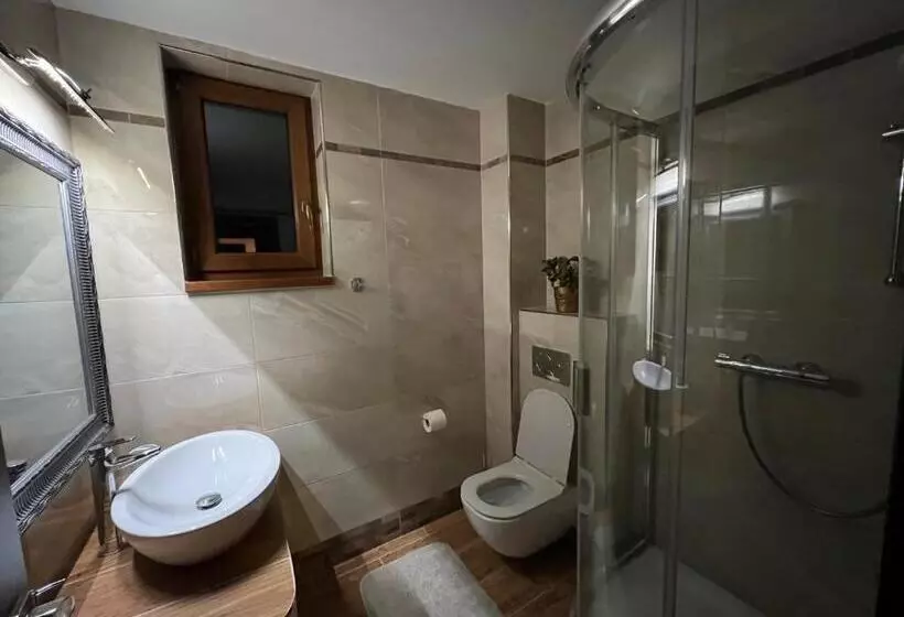 Hotelli Galeria Pezinska Baba