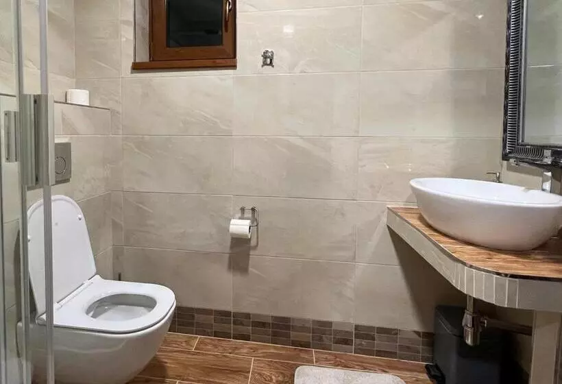 Hotelli Galeria Pezinska Baba