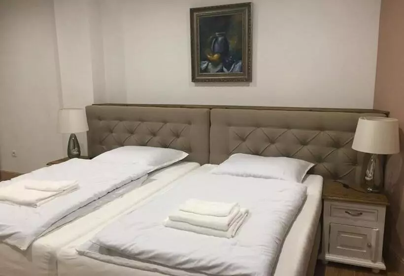 Hotelli Galeria Pezinska Baba