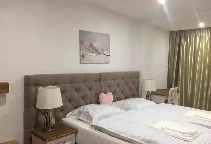 Hotelli Galeria Pezinska Baba