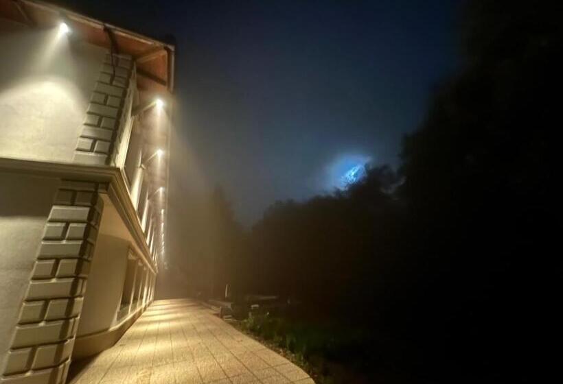 酒店 Galeria Pezinska Baba