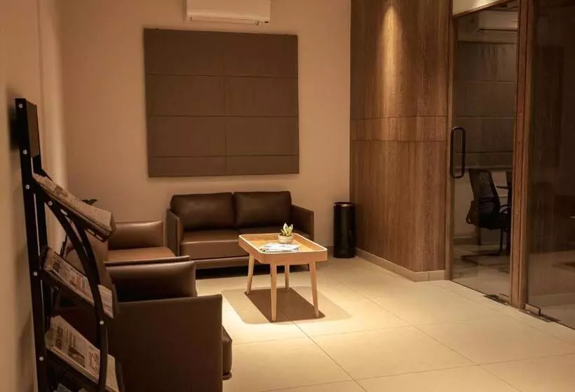 Hotelli Hilux Courtyard