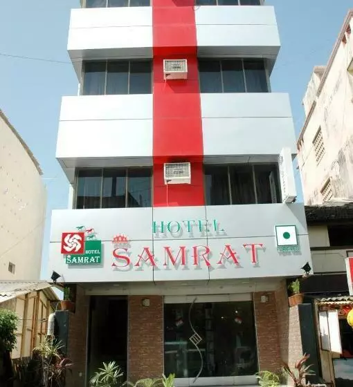 ホテル Samrat