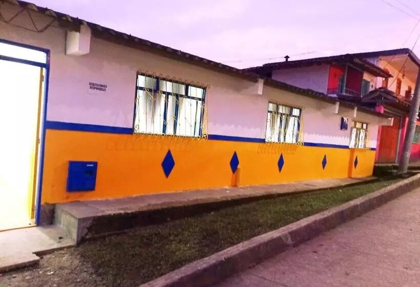 پانسیون Hostal Villa Del Sol