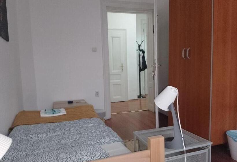 پانسیون Mili Host