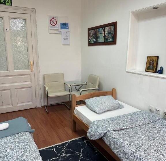 پانسیون Mili Host