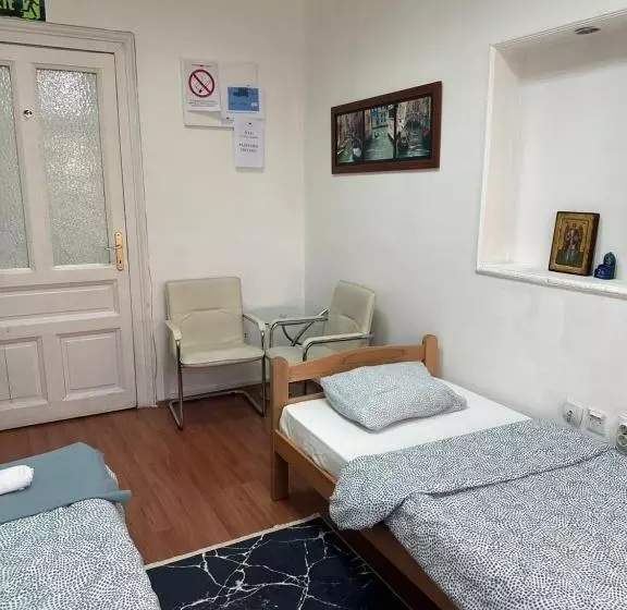 پانسیون Mili Host