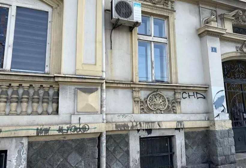 پانسیون Mili Host