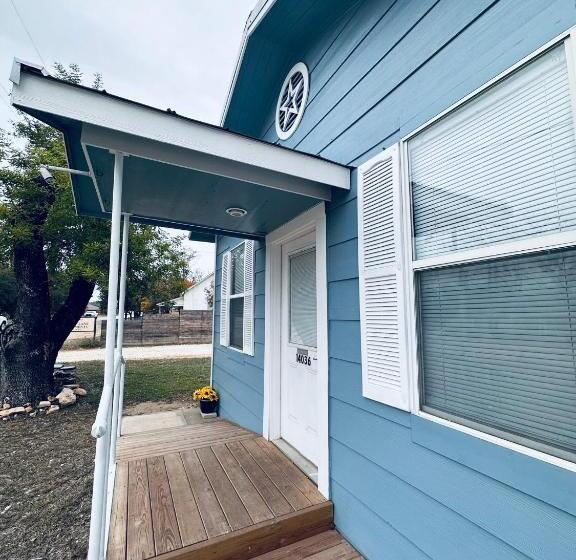 Пансион Texas Blue Apple Cottage