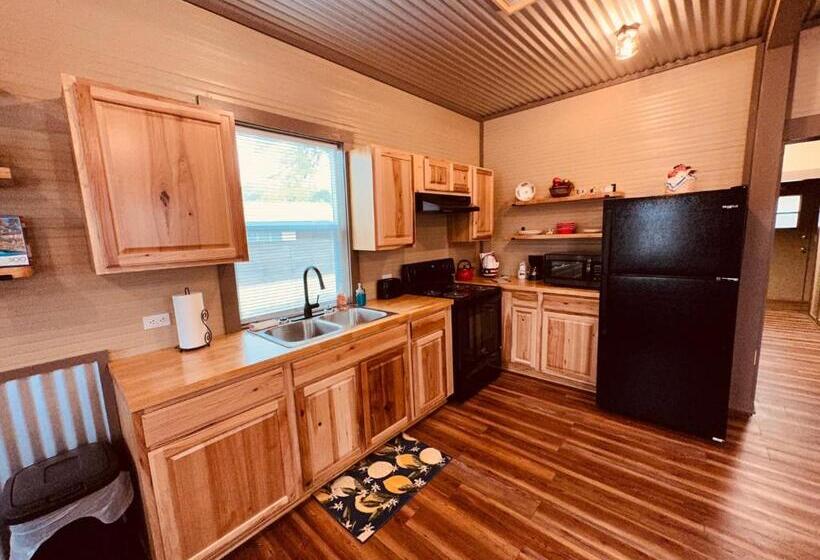 Пансион Texas Blue Apple Cottage