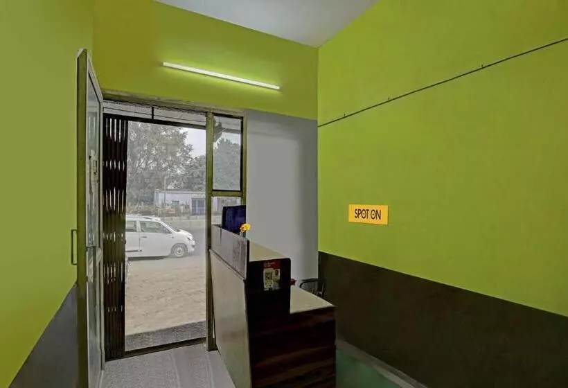 Spot On Hotel Royal Residency
