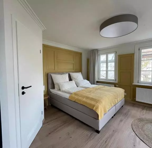 Aamiaismajoitus (B&B) Altes Rathaus